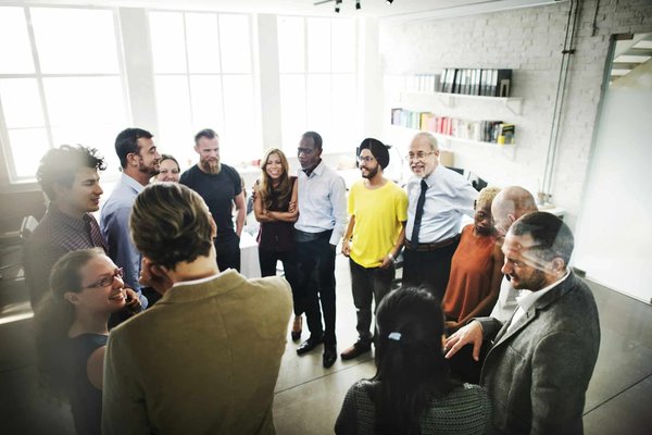 Quelles techniques pour encourager la collaboration interservices dans une entreprise en croissance rapide ?